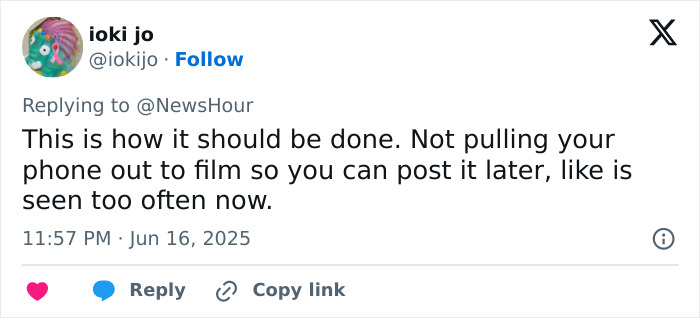 Tweet highlighting the emotional impact on young medical students after Air India plane crashes into campus.