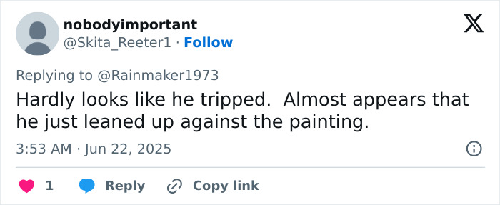 Twitter comment discussing a tourist accidentally damaging an 18th century painting while taking a selfie in Italy.