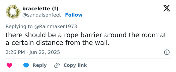Comment on Twitter suggesting a rope barrier around the room to protect 18th century painting from tourists taking selfies.