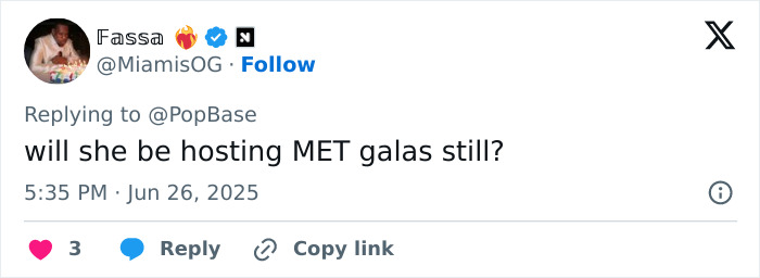 "End Of An Era": Anna Wintour Steps Down From Vogue After 37 Years