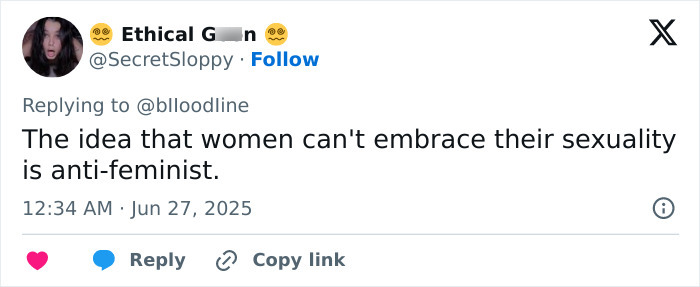 Tweet screenshot showing a user commenting on women embracing their sexuality amid Lorde fans finding an X-rated image inside new vinyl. Tweet screenshot showing a user commenting on women embracing their sexuality amid Lorde fans finding an X-rated image inside new vinyl.