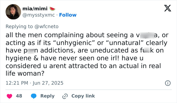 Twitter reply from user mia/mimi discussing reactions to an x-rated image found inside a new Lorde vinyl release. Twitter reply from user mia/mimi discussing reactions to an x-rated image found inside a new Lorde vinyl release.