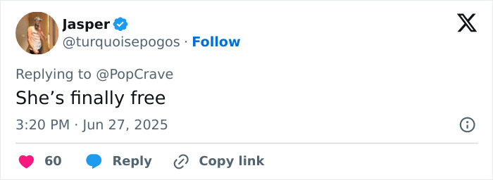 Screenshot of a Twitter reply post stating She&rsquo;s finally free, related to Katy Perry&rsquo;s message following breakup with Orlando Bloom.