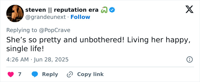 Social media comment praising Katy Perry living her happy single life after breakup with Orlando Bloom.