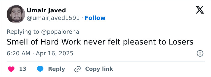 Tweet by Umair Javed replying about hard work and smell, related to tennis star breaking silence on opponent odor comment.