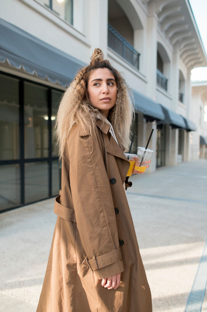 Women Share 50 “Unhinged” Tricks That Actually Keep Them Safe