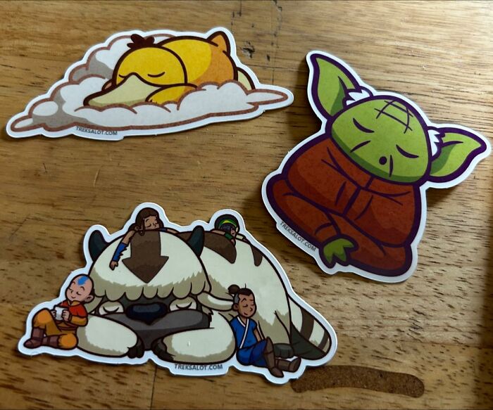 Stickers featuring popular animated characters relaxing, capturing nostalgic vibes for those between Millennials and Gen Z.