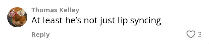 Comment on social media post expressing relief that the country star is not lip syncing during concert.