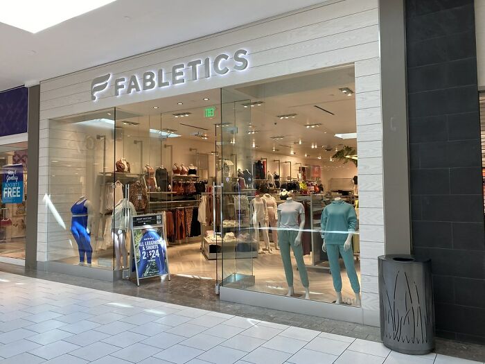 50 People Actually Read The Fine Print And Discovered They Were (Almost) Selling Their Souls