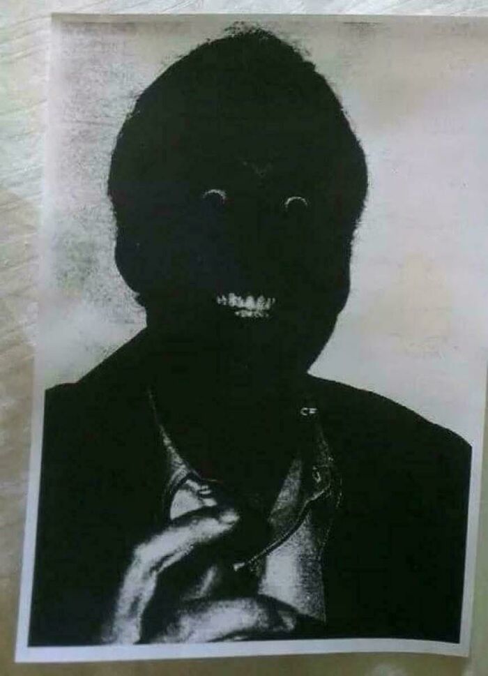 El resultado de una impresora rota que imprimió una foto de Nicolas Cage