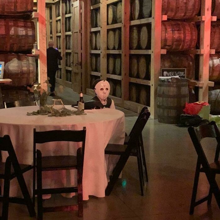 Le pregunté a mi hermana si mi sobrino estaba disfrutando de la boda; esta es la foto que me envió