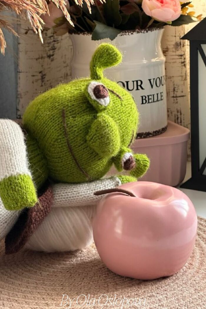 Here&rsquo;s How To Knit Your Ogre Toy From The Movie 'Shrek'