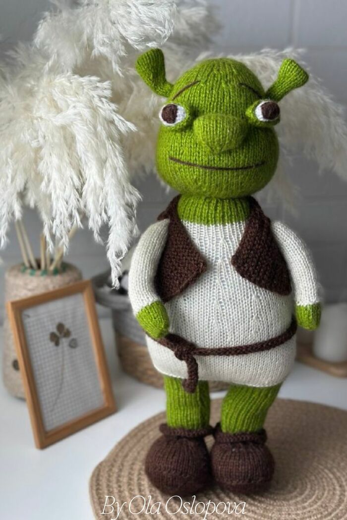 Here&rsquo;s How To Knit Your Ogre Toy From The Movie 'Shrek'