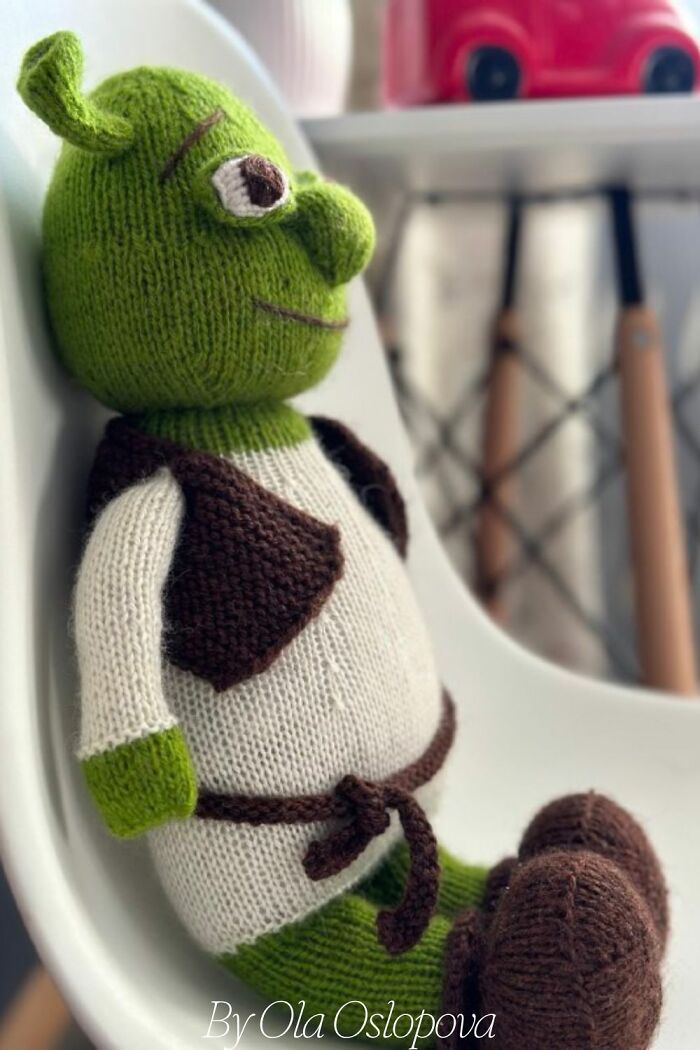 Here&rsquo;s How To Knit Your Ogre Toy From The Movie 'Shrek'