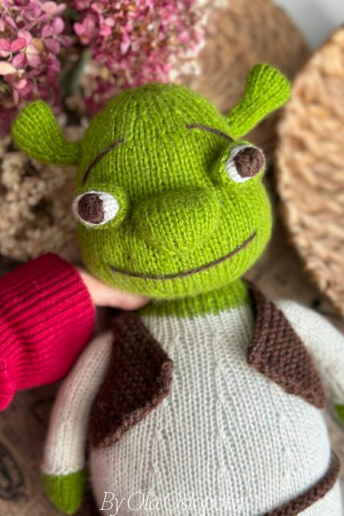 Here&rsquo;s How To Knit Your Ogre Toy From The Movie 'Shrek'