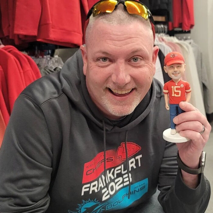 We Make Custom Bobbleheads From Your Photos — And Some Of These Turned Out Adorably Hilarious