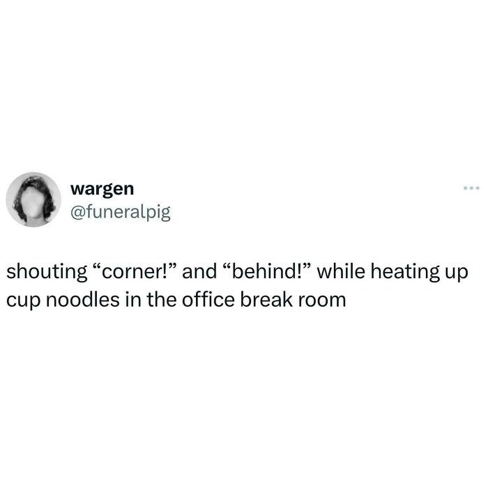Tweet showing a joke about shouting corner and behind while heating cup noodles, related to explain the joke memes.