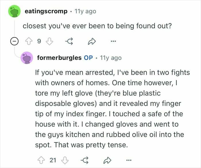 Screenshot of a Reddit conversation where a former burglar shares a tense moment involving gloves and a safe.