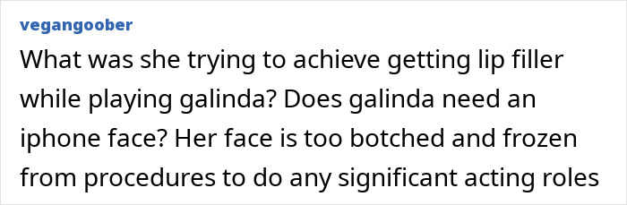 User comment discussing concerns about Ariana Grande&rsquo;s altered appearance and lip filler while playing Galinda.