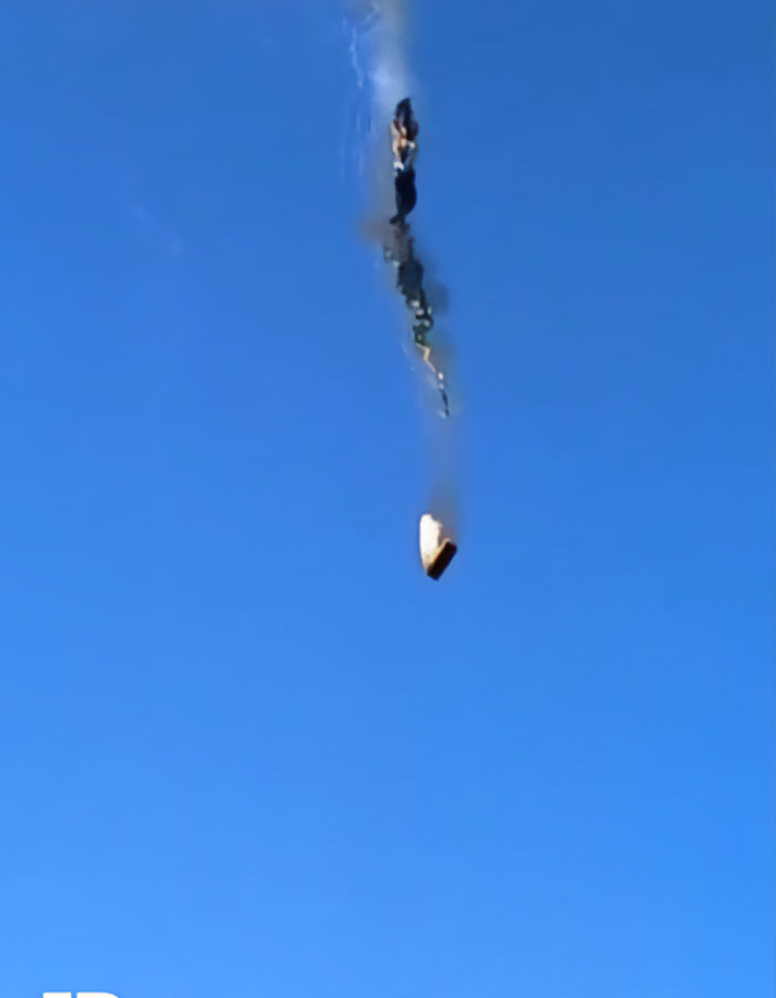 Hot air balloon burning and falling from the sky in Brazil as passengers leap for their lives amid tragedy. Hot air balloon burning and falling from the sky in Brazil as passengers leap for their lives amid tragedy.