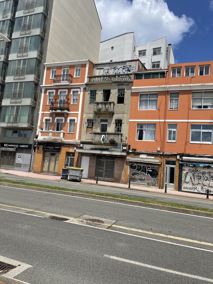 22 Photos Of Liminal Spaces I Took