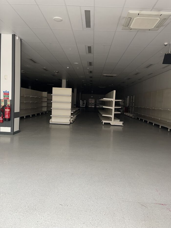 22 Photos Of Liminal Spaces I Took