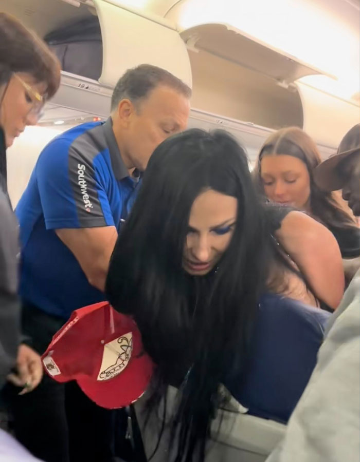 Woman Has Epic Meltdown On Plane After Being Forced To Sit Next To "Fat" Passenger