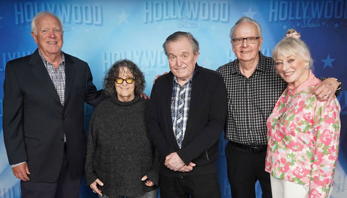 Cast of beloved 50s show reunites after nearly 70 years, posing together and looking noticeably different today. Cast of beloved 50s show reunites after nearly 70 years, posing together and looking noticeably different today.