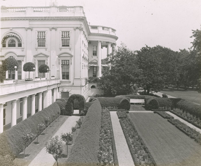 New Pics Show Rose Garden Bulldozed And Paved Over In Trump&rsquo;s White House Redesign