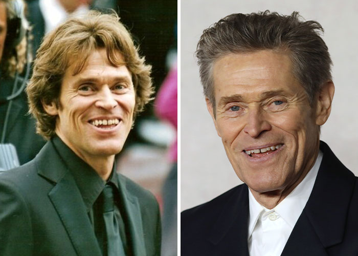 Actor sonriente en traje elegante, mostrando peculiaridades únicas, representando celebridades que aceptan su individualidad.