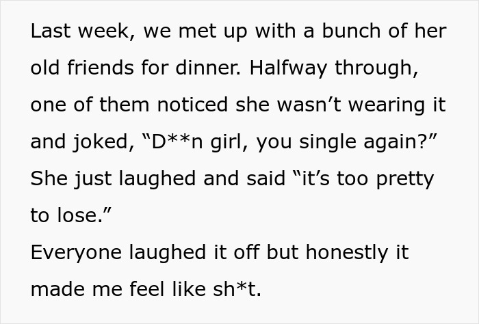 Text excerpt showing a woman refusing to wear her engagement ring during a dinner with friends, sparking reactions. Text excerpt showing a woman refusing to wear her engagement ring during a dinner with friends, sparking reactions.