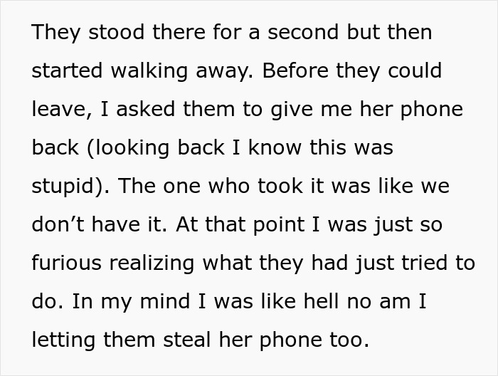 Guy confronts two men trying to kidnap a drunk girl and demands her phone back before they walk away. Guy confronts two men trying to kidnap a drunk girl and demands her phone back before they walk away.