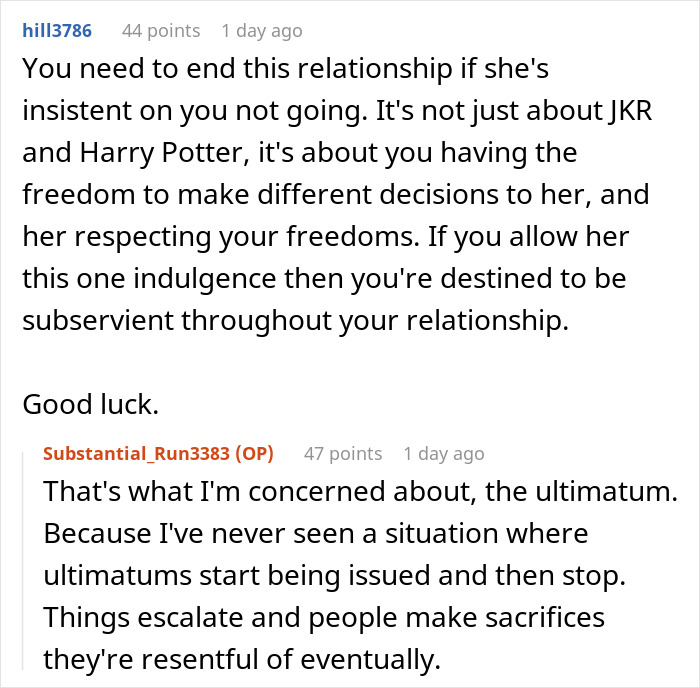 Screenshot of a Reddit conversation discussing relationship boundaries related to a man accused of supporting transphobia.