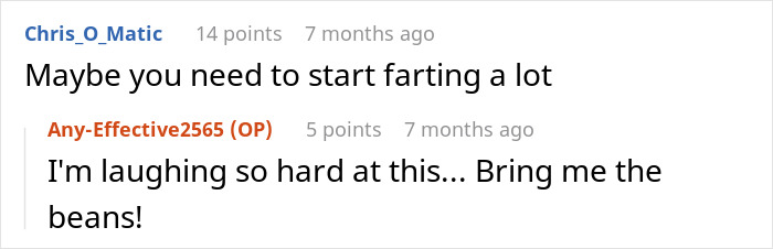 Screenshot of a Reddit conversation discussing a man who hates yawning and elbows his sleeping fianc&eacute;e.