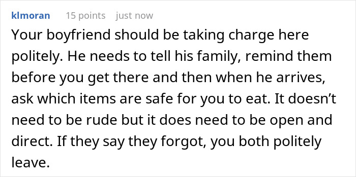 Comment advising polite communication about bacon in food with boyfriend&rsquo;s family, respecting Jewish dietary concerns.