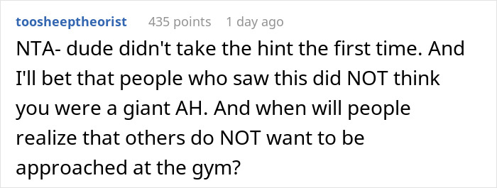 Woman firmly telling gym guy she&rsquo;s not there to make friends while he persistently tries to fist bump her.