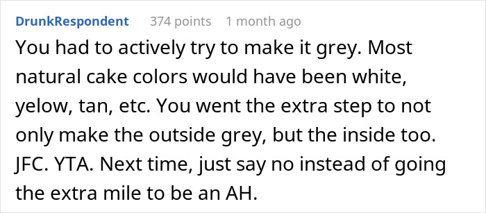 Comment highlighting the unusual choice of a gray cake at a gender reveal party, blaming pregnant sister for the lead balloon effect.