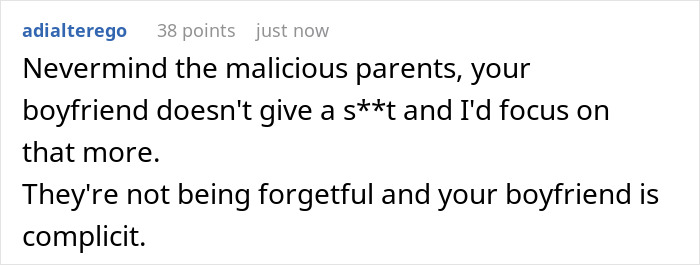 Text comment discussing a boyfriend&rsquo;s family consistently putting bacon in food during visits to a Jewish partner.