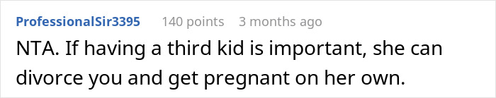 Screenshot of an online comment discussing a wife obsessed with having more kids and choosing between marriage or a third child. Screenshot of an online comment discussing a wife obsessed with having more kids and choosing between marriage or a third child.