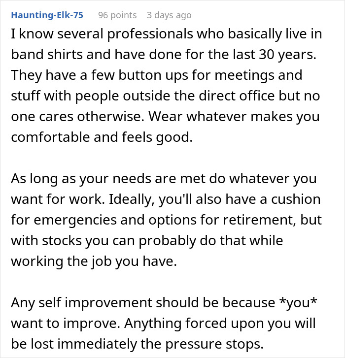 Screenshot of a forum post discussing girlfriend behaviour change in relationship and work attire preferences.
