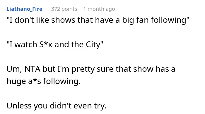 Text conversation about non-fandom lady at cosplay party dressed as Phoebe Buffay, facing regret after friend’s shame. Text conversation about non-fandom lady at cosplay party dressed as Phoebe Buffay, facing regret after friend’s shame.