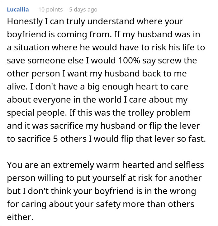 User comment discussing a boyfriend's reaction after his girlfriend confronts men trying to kidnap a drunk girl. User comment discussing a boyfriend's reaction after his girlfriend confronts men trying to kidnap a drunk girl.