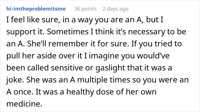 Screenshot of a Reddit comment discussing a woman clapping back at her cousin insulting her wedding, mentioning marriage status.