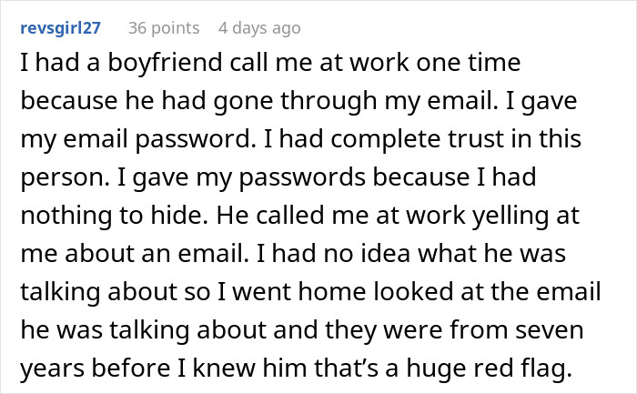 Text post discussing trust issues after a boyfriend finds an old photo, highlighting micro-cheating concerns.