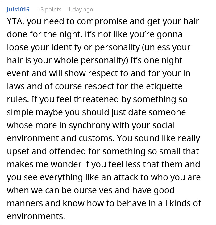 Screenshot of a forum comment debating woman refusing to cut her hair for boyfriend&rsquo;s mom&rsquo;s party and respecting social customs.