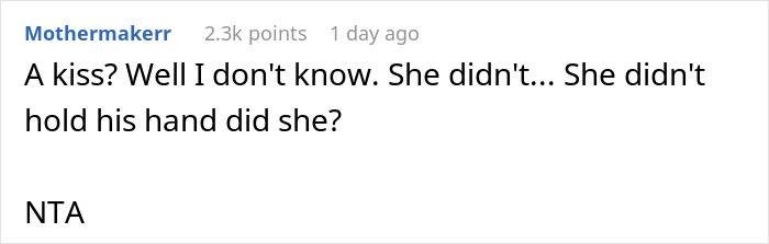 Screenshot of an online comment discussing a mom's reaction to her son's girlfriend kissing him after an accident. Screenshot of an online comment discussing a mom's reaction to her son's girlfriend kissing him after an accident.