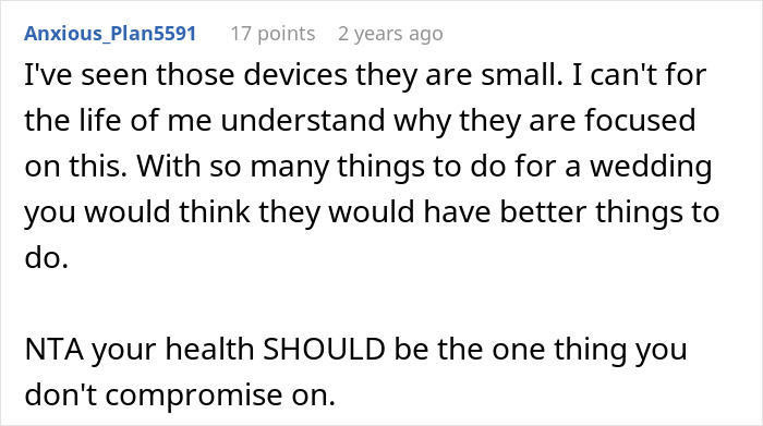Screenshot of a comment discussing a woman refusing to compromise her health for her sister&rsquo;s wedding photo aesthetic.