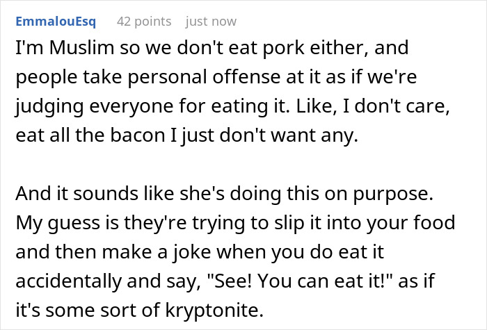 Comment discussing challenges of avoiding bacon in food due to boyfriend&rsquo;s family habits, highlighting cultural dietary conflicts.