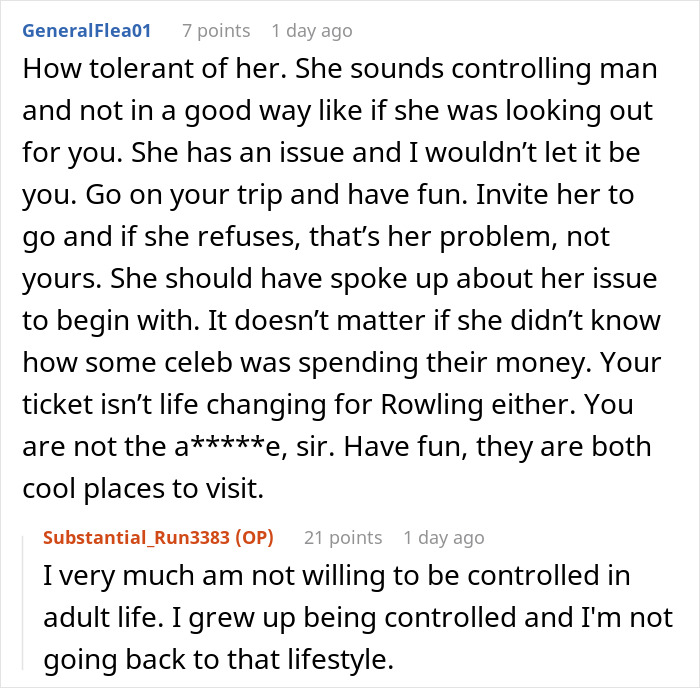 Screenshot of a Reddit conversation discussing a man accused of supporting transphobia by visiting Harry Potter Wizarding World.