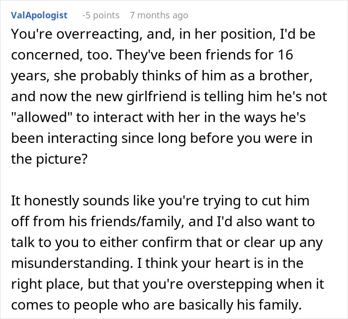 Screenshot of a Reddit comment discussing a woman upset over friend&rsquo;s girlfriend not allowing them to sleep in the same bed.